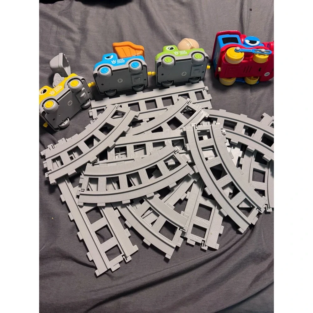 iPlay iLearn Toddler Train Toy Set Magnetic Construction Trucks with Tracks